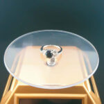 انگشتر نقره زنانه طرح تیارا با سنگ یاقوت کبود الماس تراش - Image 4