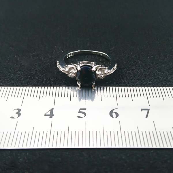 انگشتر نقره زنانه طرح تیارا با سنگ یاقوت کبود الماس تراش - Image 2