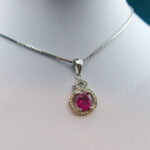 گردنبند نقره زنانه طرح بهارناز با سنگ یاقوت سرخ الماس تراش