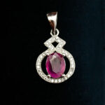 گردنبند نقره زنانه طرح بهارناز با سنگ یاقوت سرخ الماس تراش - Image 3