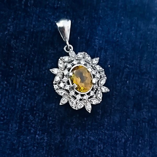 گردنبند نقره زنانه طرح آینور با سنگ الکساندریت الماس تراش - Image 3