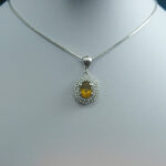 گردنبند نقره زنانه طرح برفین با سنگ الکساندریت الماس تراش