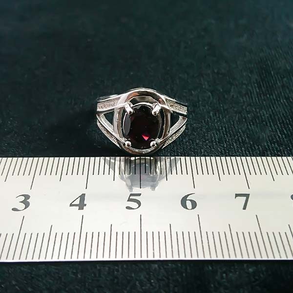 انگشتر نقره زنانه طرح جیران با سنگ گارنت الماس تراش - Image 3