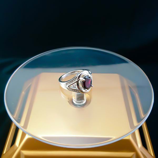 انگشتر نقره زنانه طرح جیران با سنگ گارنت الماس تراش - Image 2