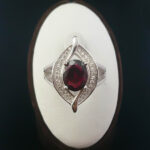 انگشتر نقره زنانه طرح حورا با سنگ گارنت الماس تراش - Image 3