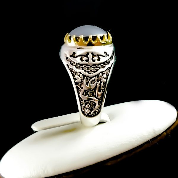 انگشتر نقره مردانه طرح فانتزی یا علی با سنگ حدید صینی + حکاکی - Image 2