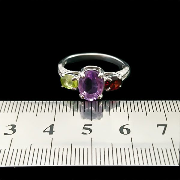 انگشتر نقره زنانه سه نگین فاخر طرح هلینا با سنگ های معدنی اصل - Image 2