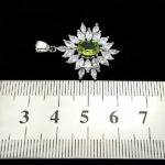 گردنبند نقره زنانه طرح نوژان با سنگ زبرجد الماس تراش - Image 3