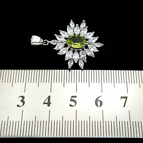 گردنبند نقره زنانه طرح نوژان با سنگ زبرجد الماس تراش - Image 3