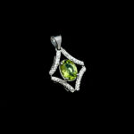 گردنبند نقره زنانه طرح نوشین با سنگ زبرجد الماس تراش اصلی - Image 2