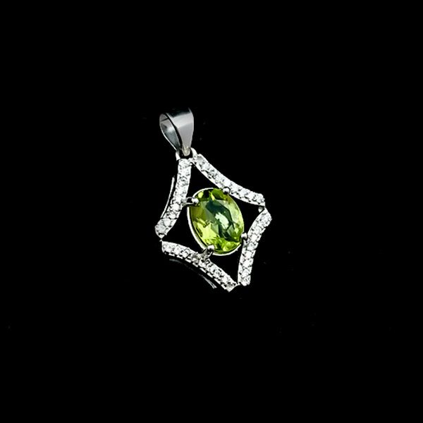 گردنبند نقره زنانه طرح نوشین با سنگ زبرجد الماس تراش اصلی - Image 2