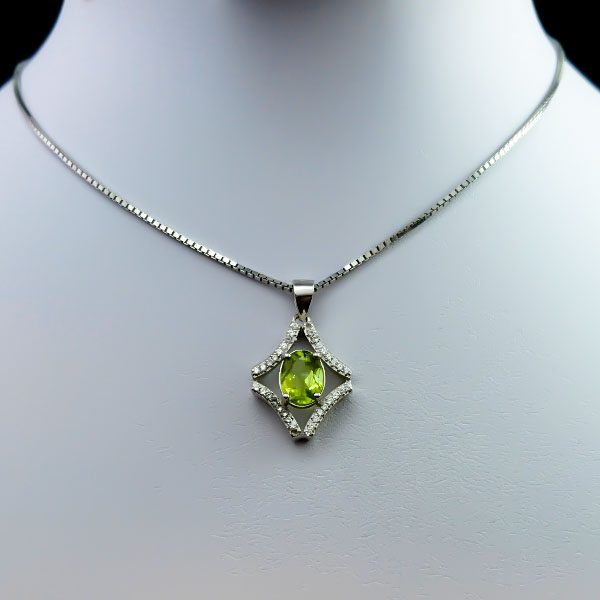 انواع گردنبند زبرجد دخترانه اصل