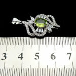 گردنبند نقره زنانه طرح نونا با سنگ زبرجد الماس تراش اصلی - Image 3