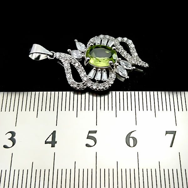 گردنبند نقره زنانه طرح نونا با سنگ زبرجد الماس تراش اصلی - Image 3