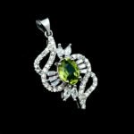 گردنبند نقره زنانه طرح نونا با سنگ زبرجد الماس تراش اصلی - Image 5