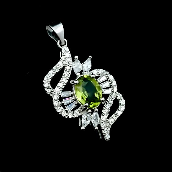 گردنبند نقره زنانه طرح نونا با سنگ زبرجد الماس تراش اصلی - Image 5