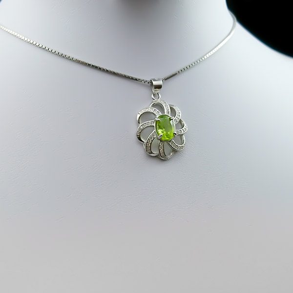 گردنبند نقره زنانه طرح نیکو با سنگ زبرجد الماس تراش اصلی - Image 5