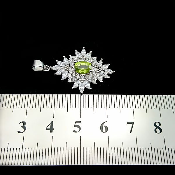 گردنبند نقره زنانه طرح وانیا با سنگ زبرجد الماس تراش اصلی - Image 3