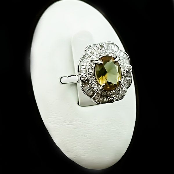 انگشتر نقره زنانه طرح ویانا با سنگ الکساندریت الماس تراش - Image 3