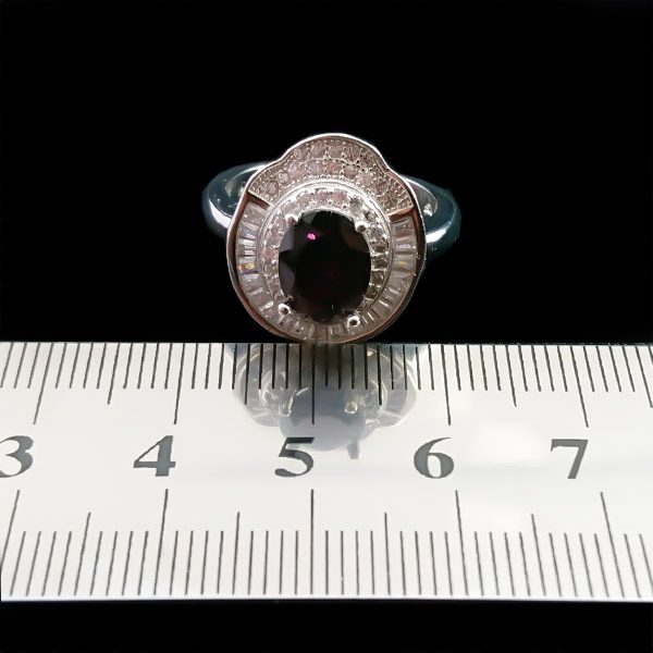 انگشتر نقره زنانه طرح ویدا با سنگ گارنت الماس تراش - Image 4