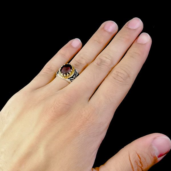 انگشتر نقره مردانه طرح دارمان با سنگ گارنت الماس تراش - Image 6