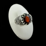 انگشتر نقره مردانه طرح دارنوش با سنگ گارنت الماس تراش