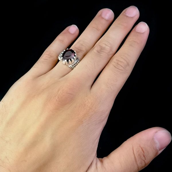 انگشتر نقره مردانه طرح دارنوش با سنگ گارنت الماس تراش - Image 4