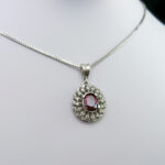 گردنبند نقره زنانه طرح ویشکا با سنگ گارنت الماس تراش - Image 3