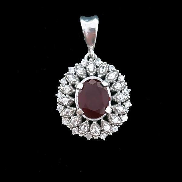 گردنبند نقره زنانه طرح ویشکا با سنگ گارنت الماس تراش - Image 2