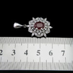 گردنبند نقره زنانه طرح گیسو با سنگ گارنت الماس تراش - Image 2