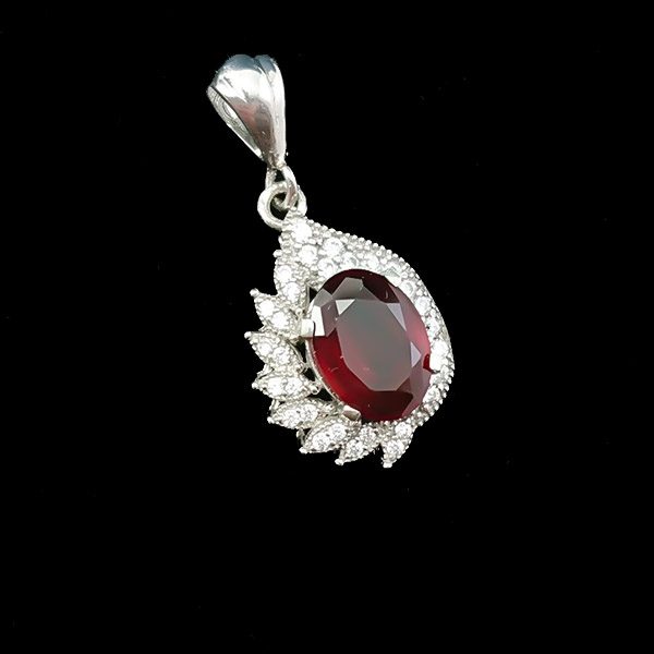 گردنبند نقره زنانه طرح گیتی با سنگ گارنت الماس تراش - Image 3