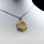 گردنبند نقره دست ساز شش ضلعی سلسله الذهب با حرز امام جواد (ع) و تربت امام حسین (ع) - Image 3