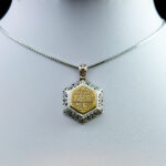 گردنبند نقره دست ساز شش ضلعی سوره کافرون + تربت امام حسین (ع) + حرز امام جواد (ع)