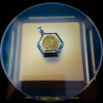 گردنبند حرز امام جواد (ع) نقره طرح « من یتق الله » با تربت امام حسین (ع) - Image 3