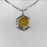 گردنبند حرز امام جواد (ع) نقره طرح « من یتق الله » با تربت امام حسین (ع) - Image 4