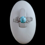 انگشتر نقره زنانه طرح سپینود با سنگ فیروزه نیشابوری - Image 4