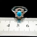 انگشتر نقره زنانه طرح کارولین با سنگ فیروزه نیشابوری - Image 2