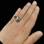 انگشتر نقره مردانه طرح یا حسین با سنگ عقیق یمنی سرخ - Image 3