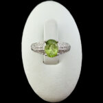 انگشتر نقره زنانه طرح سونیا با سنگ زبرجد الماس تراش - Image 3