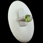 انگشتر نقره زنانه طرح سونیا با سنگ زبرجد الماس تراش