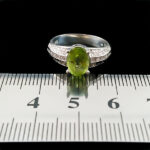 انگشتر نقره زنانه طرح سونیا با سنگ زبرجد الماس تراش - Image 2