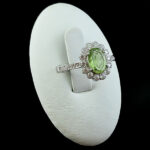 انگشتر نقره زنانه طرح شکوفا با سنگ زبرجد الماس تراش