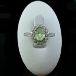 انگشتر نقره زنانه طرح شکوفا با سنگ زبرجد الماس تراش - Image 2