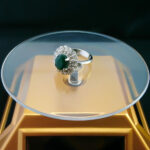 انگشتر نقره زنانه طرح فاخر تهمینه با سنگ زمرد الماس تراش - Image 2