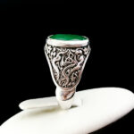 انگشتر نقره مردانه طرح یا قمر بنی هاشم با سنگ زمرد الماس تراش - Image 2