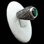 انگشتر نقره مردانه طرح سدره المنتهی با سنگ زمرد الماس تراش