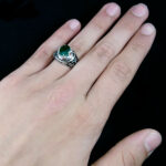 انگشتر نقره مردانه طرح اسلیمی با سنگ زمرد الماس تراش - Image 4