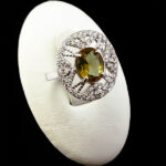 انگشتر نقره زنانه طرح گلاسا با سنگ الکساندریت الماس تراش