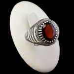 انگشتر نقره مردانه طرح دامون با سنگ گارنت الماس تراش