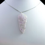 گردنبند زنانه ومردانه آمیتیست طرح آذین با سنگ آمیتیست اصل